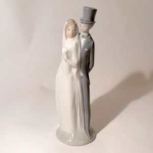 NAO by Lladro Bride and Groom “Just Married” Figurine
